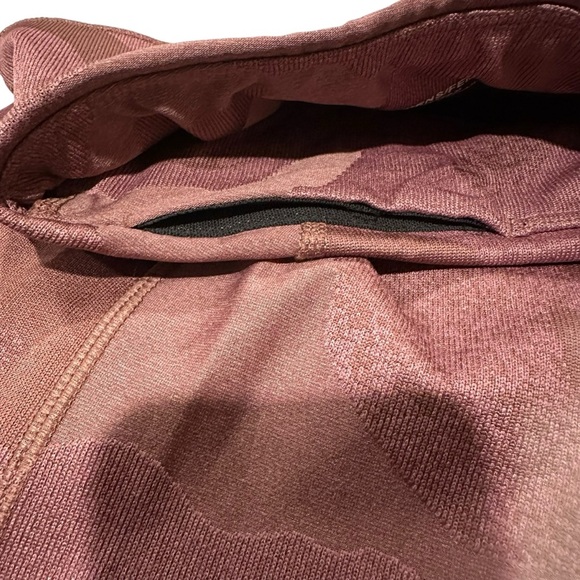 The North Face Women's Luxe Motivation Pocket 7/8 Legging NWT Small Maroon Camo - Picture 6 of 12